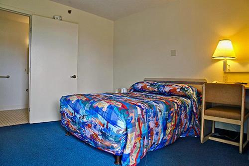 Motel 6 Tampa Downtown Extérieur photo